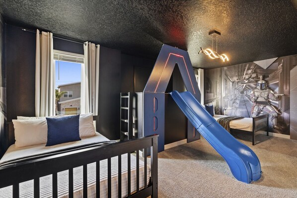 9 bedrooms, iron/ironing board, WiFi, bed sheets