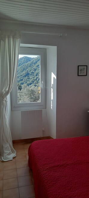 3 bedrooms, iron/ironing board, WiFi - Traditional Corsican house. Garden 450 m2. Family vacation (Pila-Canale)