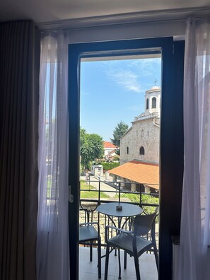 Coffres-forts dans les chambres, bureau, rideaux occultants