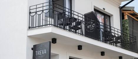 Vista frontal de la propiedad