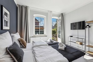 3 bedrooms, iron/ironing board, travel crib, free WiFi