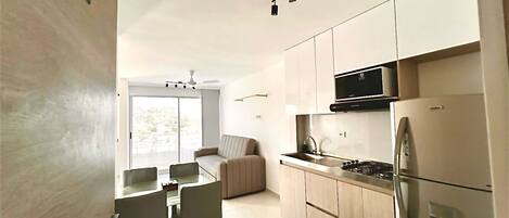 Fridge, microwave, stovetop, blender