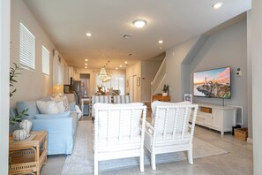 Smart TV, pebolim, mesa de pingue-pongue