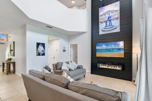 Smart-tv en een open haard