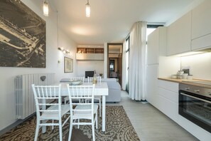 Dining - Patio 15 - One Bedroom Apartment, Sleeps 4 (Iseo)