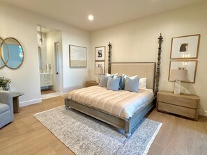 4 habitaciones, escritorio, tabla de planchar con plancha y wifi 