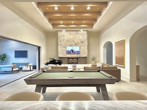 Spielezimmer