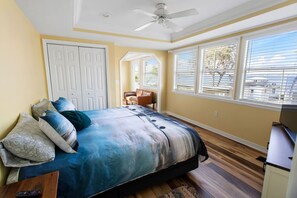 5 soverom, skrivebord, strykejern/-brett og wi-fi (inkludert)