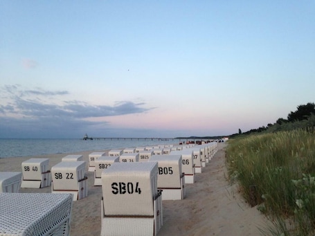 Strand. Neu renovierte und gemütliche Ferienwohnung. Haustierfreundlich!