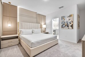 12 slaapkamers, een strijkplank/strijkijzer, wifi, beddengoed