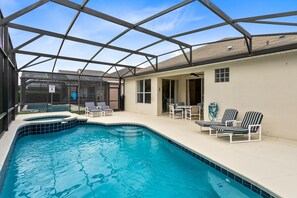 Een verwarmd zwembad