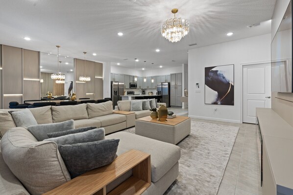 Smart TV, fireplace - Last Minute Disney Getaway! Private Pool & Themed Bedrooms. Book Now! #119039 (Orlando)