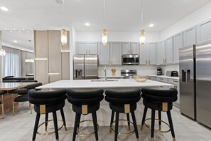 Fridge, microwave, oven, stovetop - Last Minute Disney Getaway! Private Pool & Themed Bedrooms. Book Now! #119039 (Orlando)