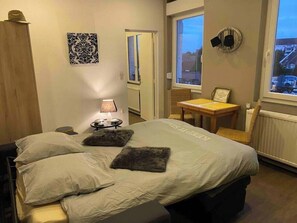 1 bedroom, iron/ironing board, WiFi, bed sheets