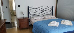 3 dormitorios, tabla de planchar con plancha, wifi y ropa de cama