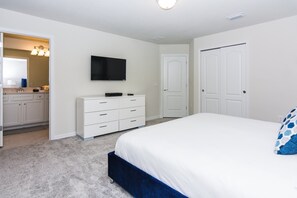 6 bedrooms, iron/ironing board, WiFi, bed sheets