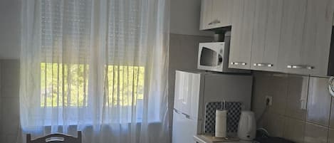 Microwave, stovetop