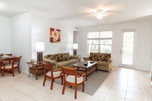 Smart TV - Last Minute Disney Getaway! Luxury Condo with Private Balcony. Book Now! #62649 (Orlando)
