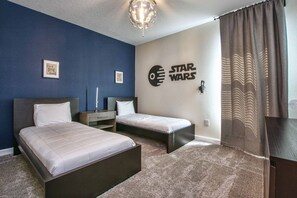 6 quartos, ferros/tábuas de passar roupa, Wi-Fi, roupa de cama
