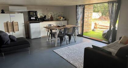 Au bon vivre, Apartment, near Lac du Salagou, Hérault gorges and beaches