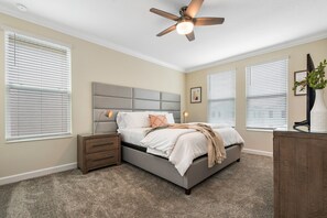 6 habitaciones, tabla de planchar con plancha, wifi y ropa de cama 