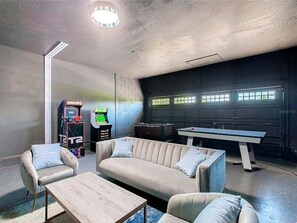 Smart TV, mesa de pingue-pongue