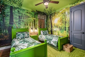 6 bedrooms, iron/ironing board, WiFi, bed sheets