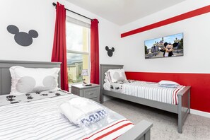 6 bedrooms, iron/ironing board, WiFi, bed sheets