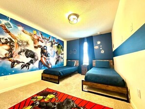 5 bedrooms, iron/ironing board, WiFi, bed sheets
