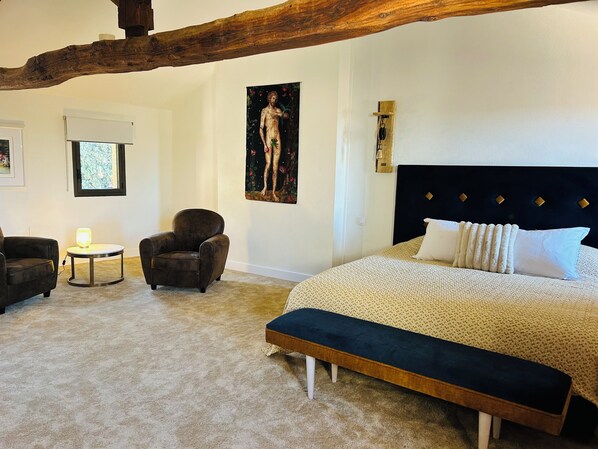 1 bedroom, bed sheets