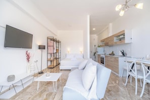 Studio, Sea View | Living area