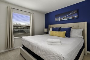 9 quartos, ferros/tábuas de passar roupa, Wi-Fi, roupa de cama