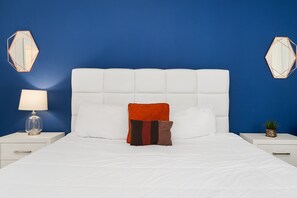9 chambres, fer et planche à repasser, Wi-Fi, draps fournis