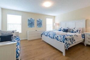 6 bedrooms, iron/ironing board, WiFi, bed sheets