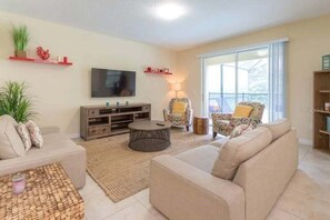 Smart TV - Last Minute Disney Getaway! Villa with Private Pool & Hot Tub. Book Now! #115459 (Orlando)