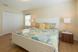 6 habitaciones, tabla de planchar con plancha, wifi y ropa de cama 