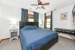 3 bedrooms, desk, iron/ironing board, WiFi