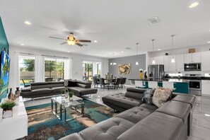 Smart TV - Last Minute Disney Getaway! Luxury Villa with Private Pool. Book Now! #115529 (Orlando)