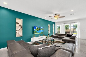 Smart TV - Last Minute Disney Getaway! Luxury Villa with Private Pool. Book Now! #115529 (Orlando)