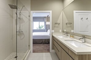 Hair dryer, towels - Last Minute Disney Getaway! Villa with Private Pool & Hot Tub. Book Now! #107761 (Orlando)