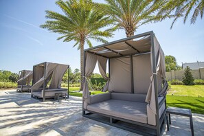 Terrace/patio - Last Minute Disney Getaway! Villa with Private Pool & Hot Tub. Book Now! #107761 (Orlando)
