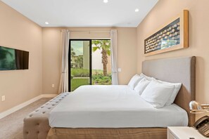 4 bedrooms, iron/ironing board, WiFi, bed sheets - Last Minute Disney Getaway! Villa with Private Pool & Hot Tub. Book Now! #107761 (Orlando)