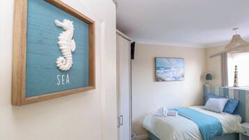 3 bedrooms, individually decorated, individually furnished, free WiFi