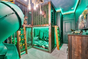 12 Schlafzimmer, BĂŒgeleisen/BĂŒgelbrett, WLAN, BettwĂ€sche