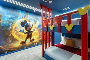 10 bedrooms, iron/ironing board, WiFi, bed sheets - Last Minute Disney! Private Pool, Hot Tub, Game Room & Themed Bedrooms. Book Now! #129157 (Orlando)