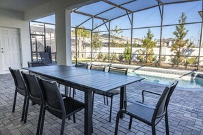 Outdoor dining - Last Minute Disney! Private Pool, Hot Tub, Game Room & Themed Bedrooms. Book Now! #129157 (Orlando)
