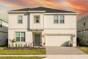 Exterior - Last Minute Disney! Private Pool, Hot Tub, Game Room & Themed Bedrooms. Book Now! #129157 (Orlando)