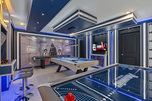 Spielezimmer