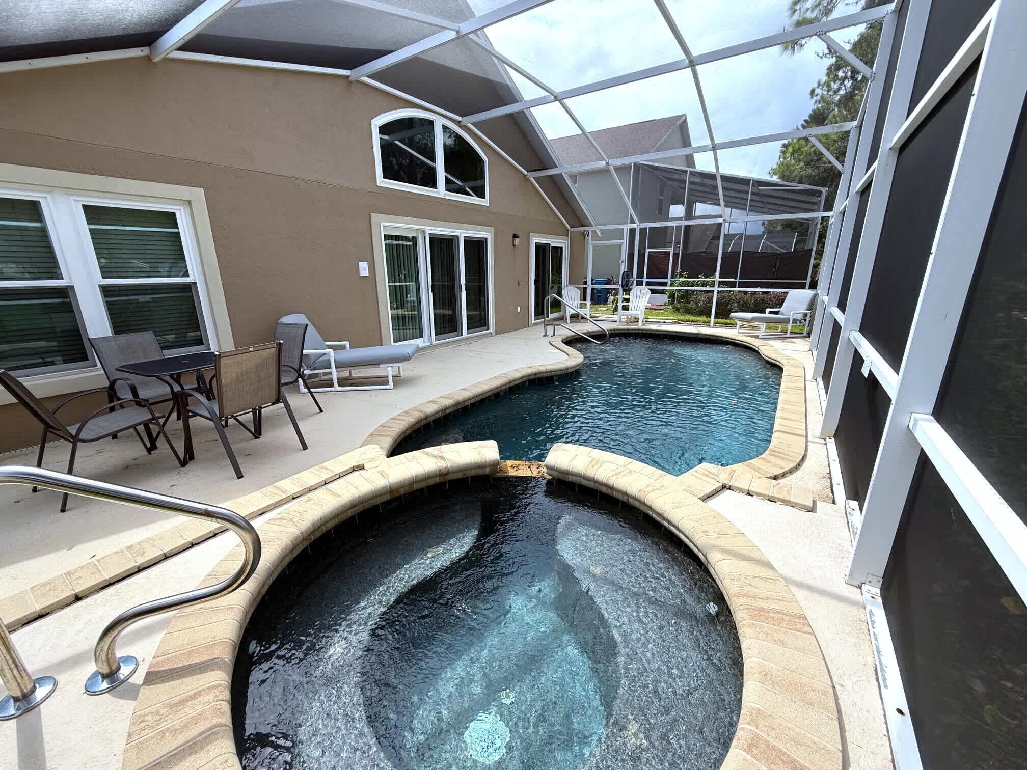 Een verwarmd zwembad