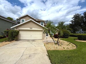 Exterior - Last Minute Disney Getaway! Villa with Private Pool & Hot Tub. Book Now! #128897 (Orlando)